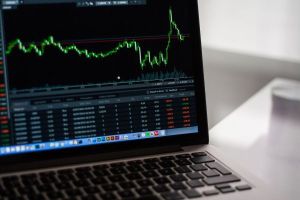 Wall Street a deschis în teritoriu mixt